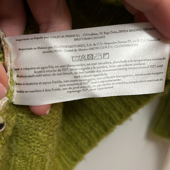 Color block sweater - Picture 3 of 5